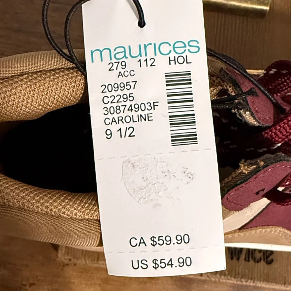 NWT Maurice’s Caroline Hiker Hybrid‎ Boot Women’s 9.5 Burgundy Tan Lace Up